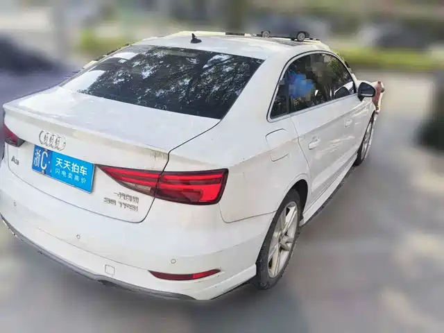 Audi A3 2020 Limousine 35 TFSI Fashion China VI — фото 2