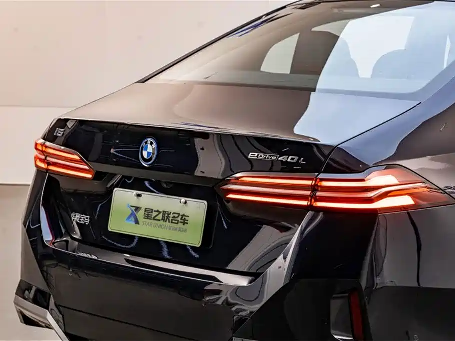 BMW I5