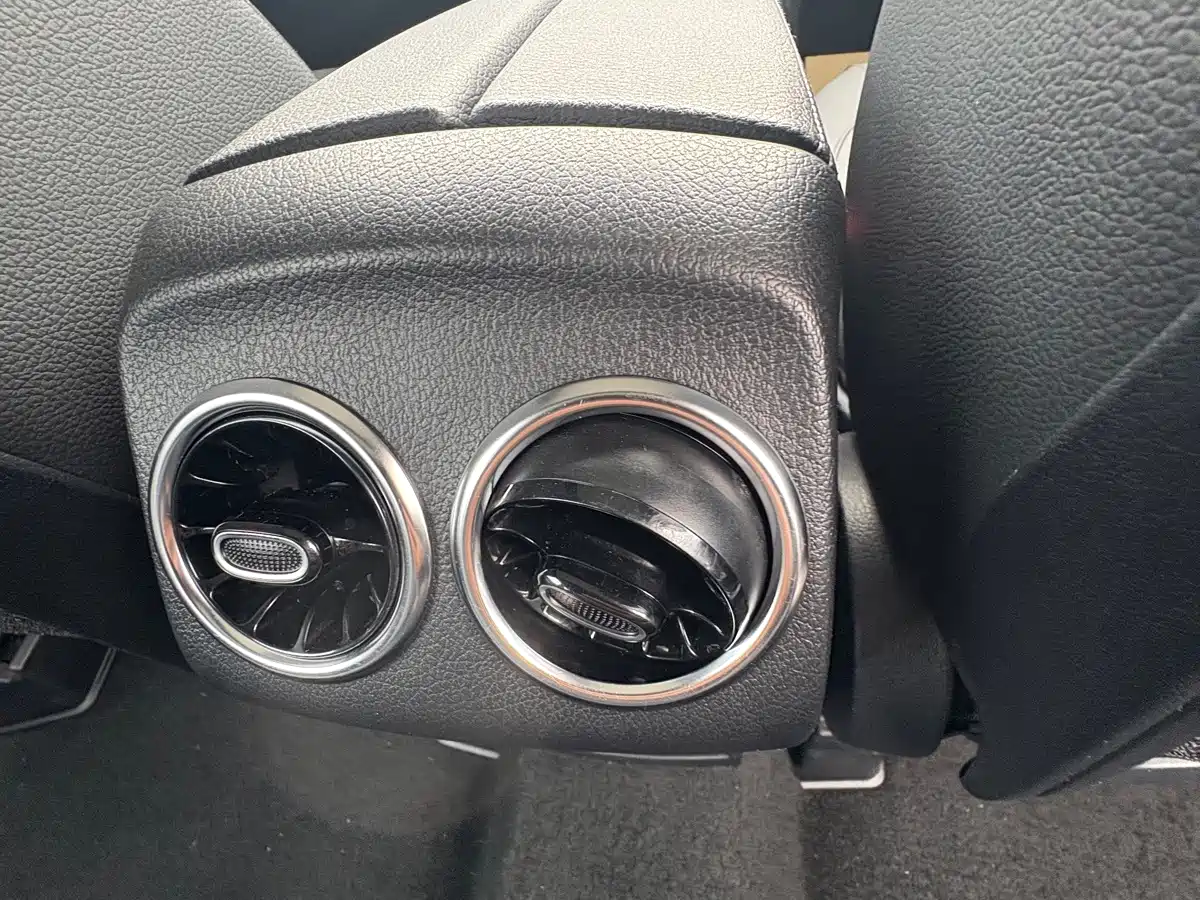 Фото 12 - Mercedes-Benz GLB