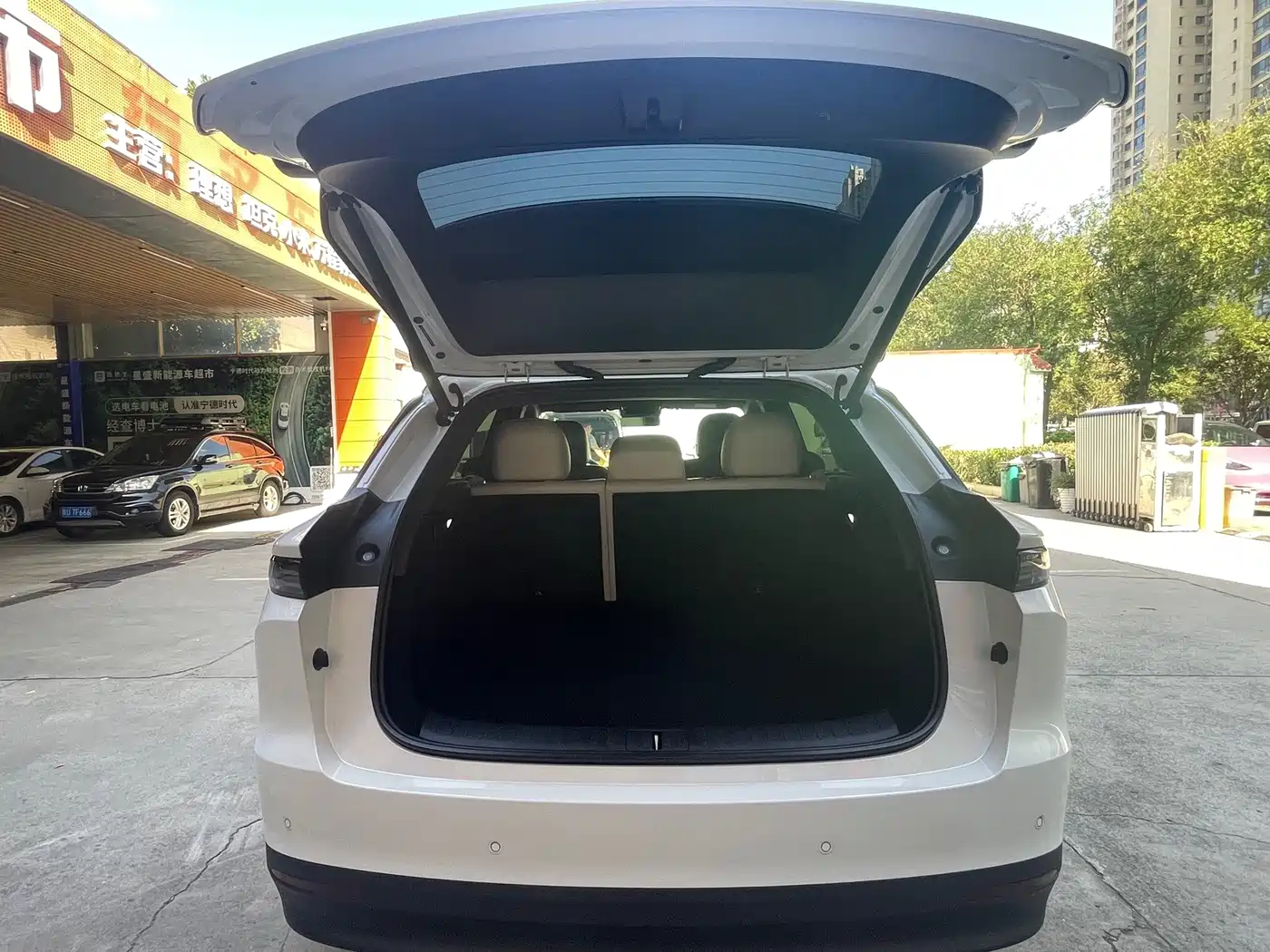 Li Auto i6 2025 2025 4WD Base Model