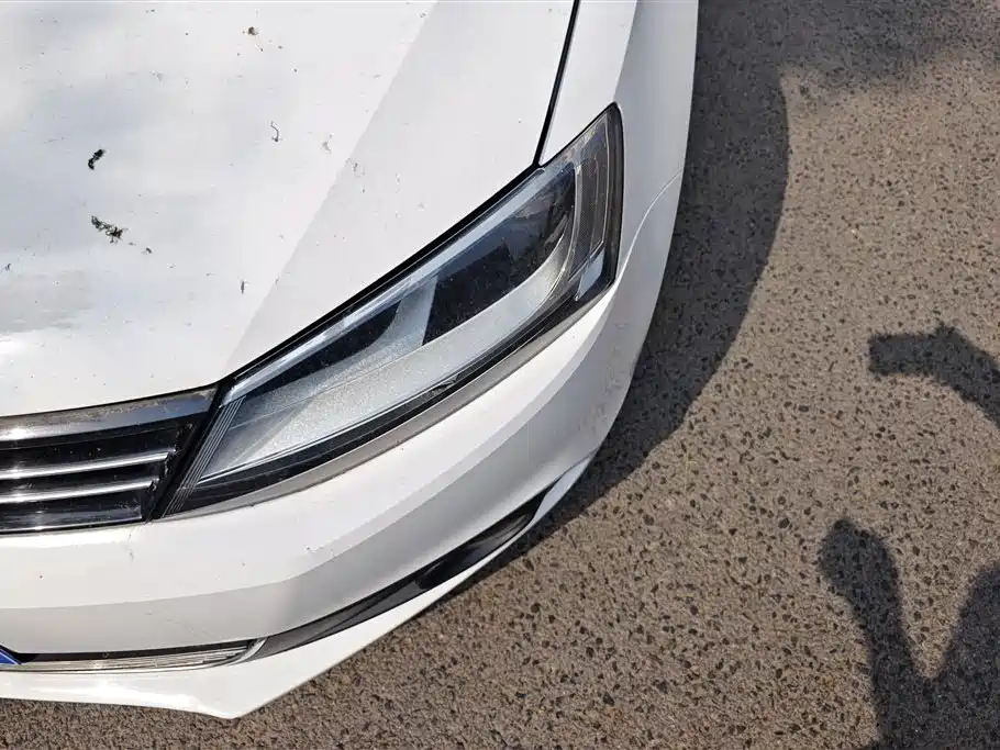 Volkswagen Sagitar 2014 Facelift 1.6L Manual Leading Version фото 5
