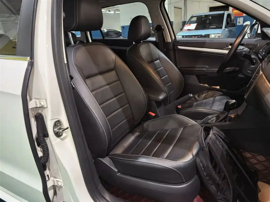 Volkswagen Lavida Tour 2017 230TSI DSG Comfort Edition фото 24