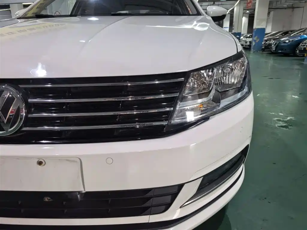 Volkswagen Lavida Tour 2017 230TSI DSG Comfort Edition фото 23