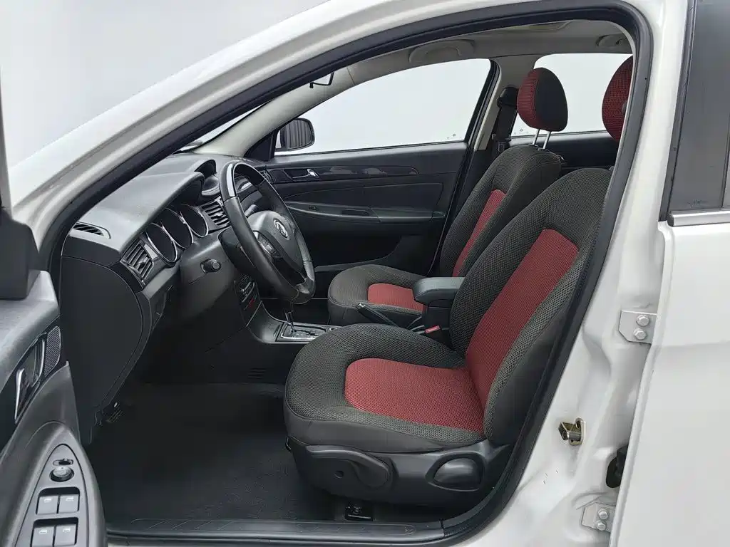 Dongfeng Aeolus Dongfeng Fengshen H30 2014 2014 CROSS 1.5L Automatic Deluxe