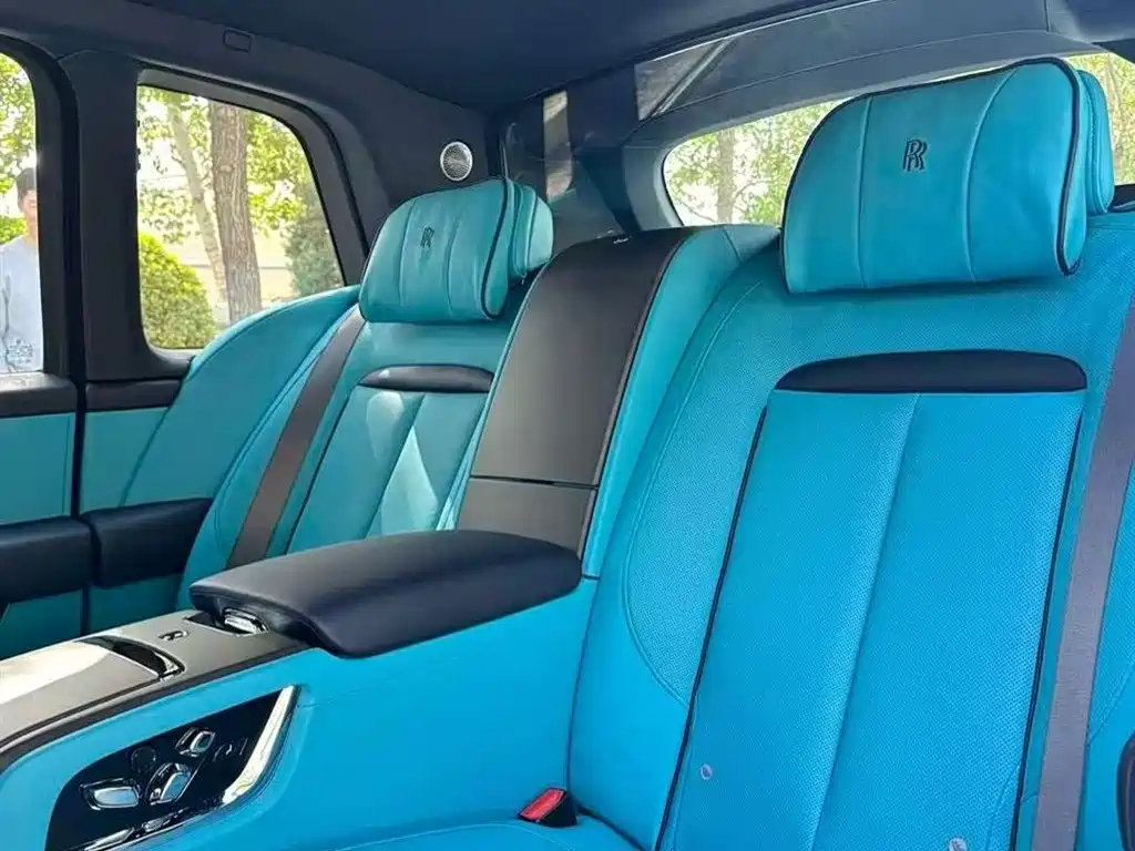 Rolls-Royce Cullinan 2025 2024 4-Seater
