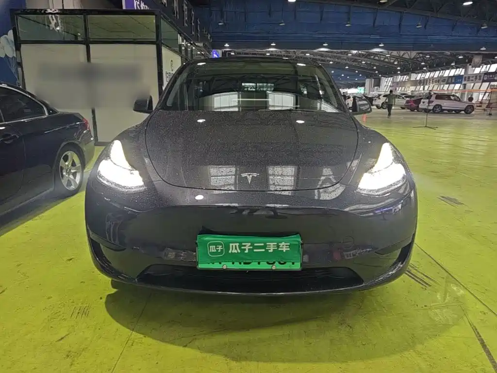 Фото 3 - Tesla Model Y