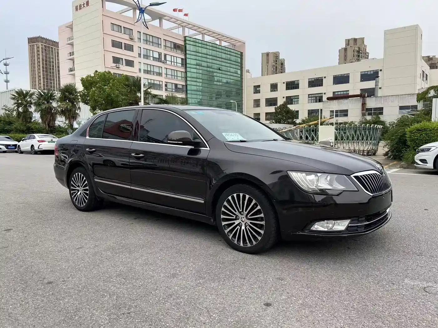 Photo 3 - Škoda Superb