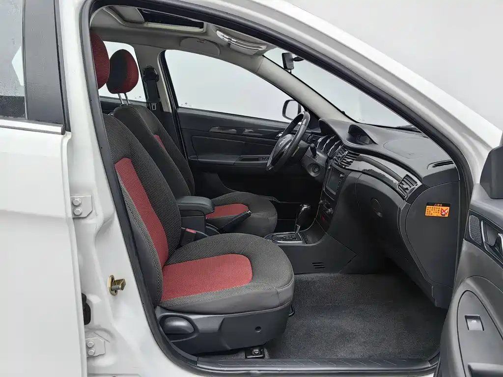 Dongfeng Aeolus Dongfeng Fengshen H30 2014 2014 CROSS 1.5L Automatic Deluxe