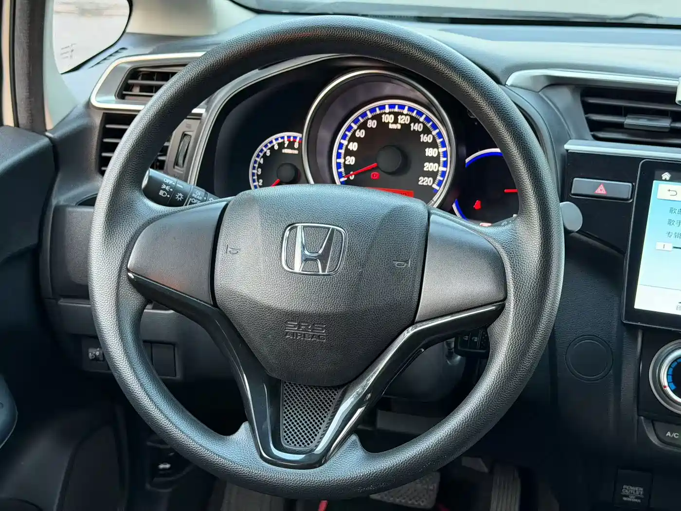 Фото 8 - Honda Fit