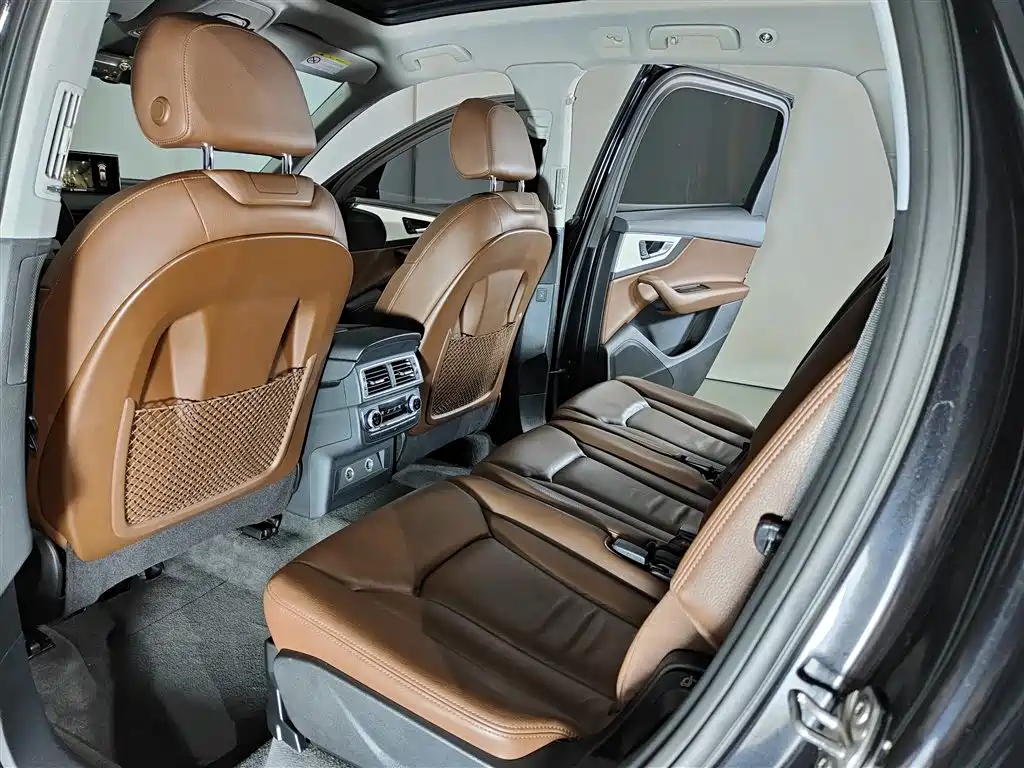 Audi Q7 2019 45 TFSI Comfort фото 9