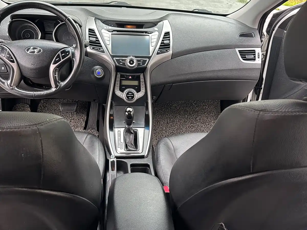 Hyundai Langdong 2013 1.6L Automatic Premium фото 14