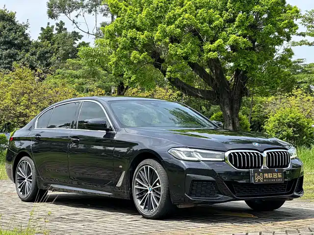 BMW 5 Series 2022 530Li Leading M Sport Package — фото 3