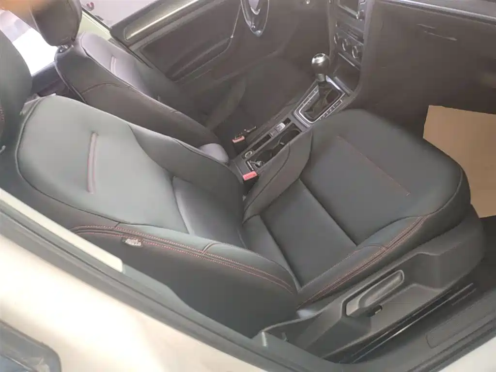 Volkswagen Golf 2016 230TSI Automatic Comfort фото 25