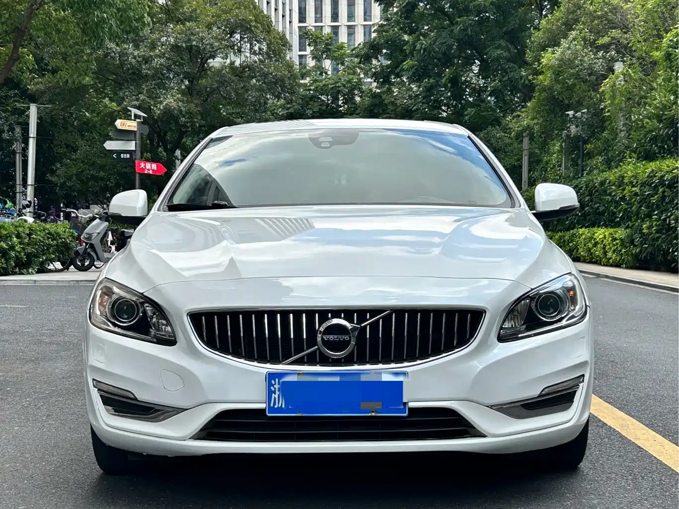 Фото 2 - Volvo S60