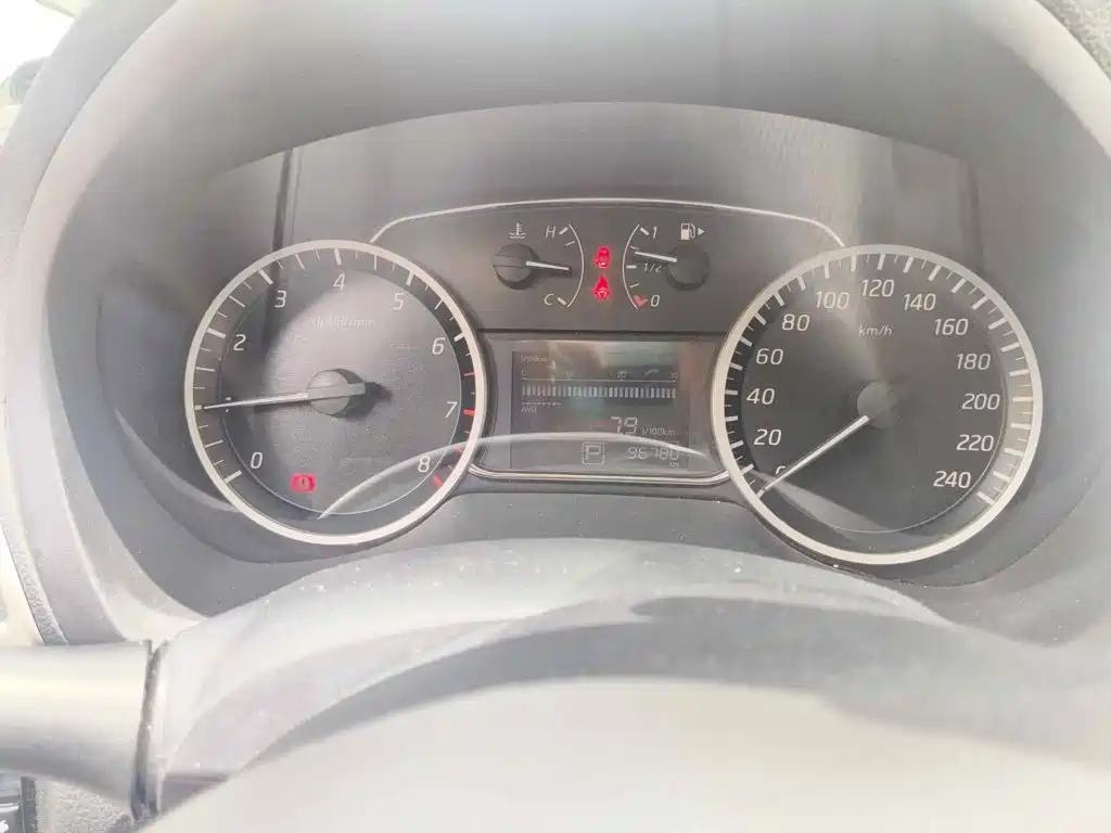 Фото 4 - Nissan Sylphy