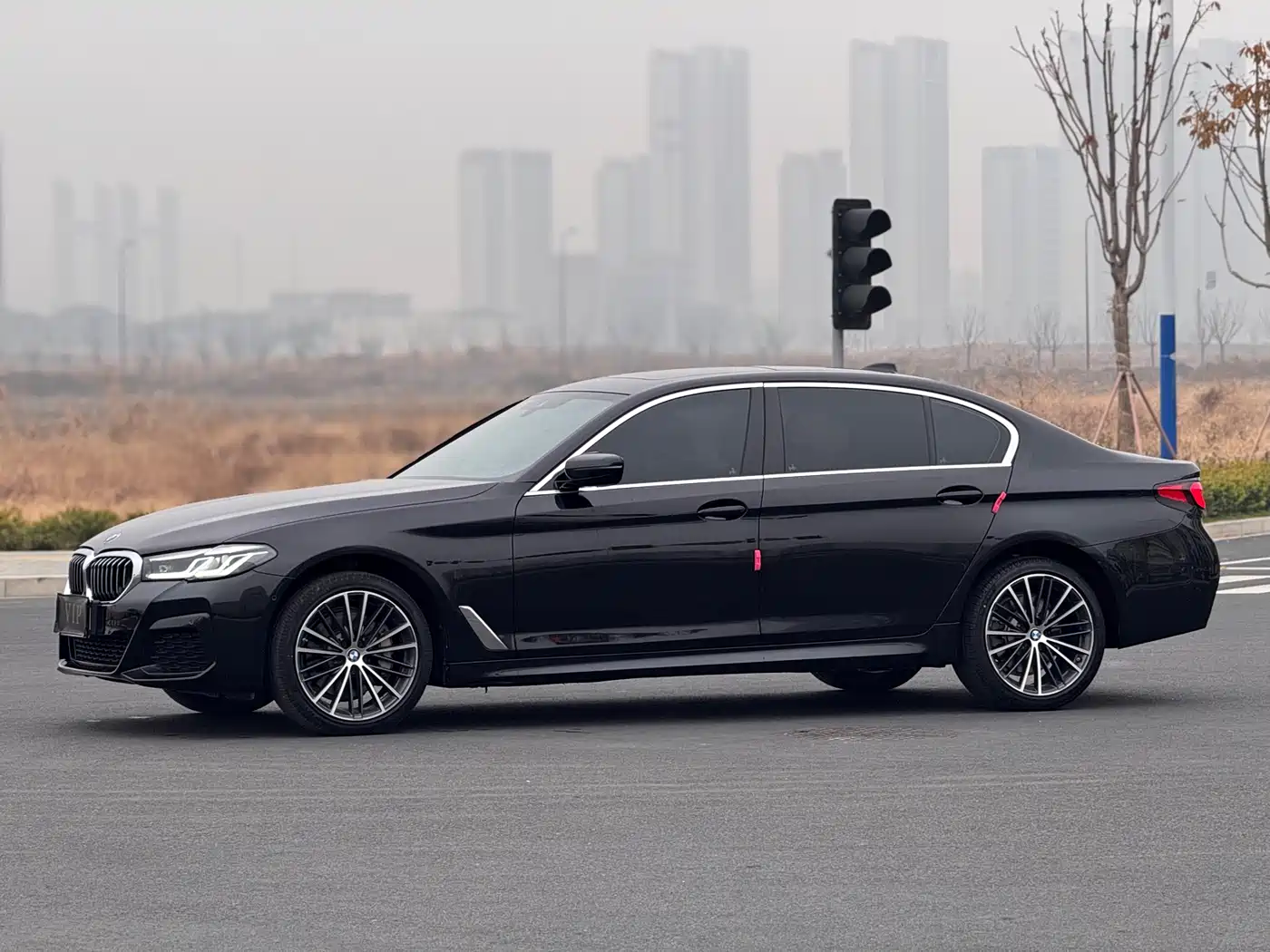 BMW 5 Series 2023 530Li Leading M Sport Package фото 2