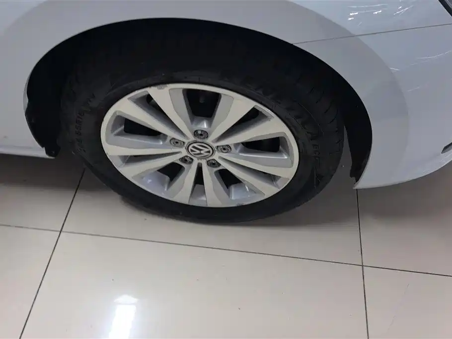 Volkswagen Golf Sportsvan 2016 230TSI Manual Progressive фото 6