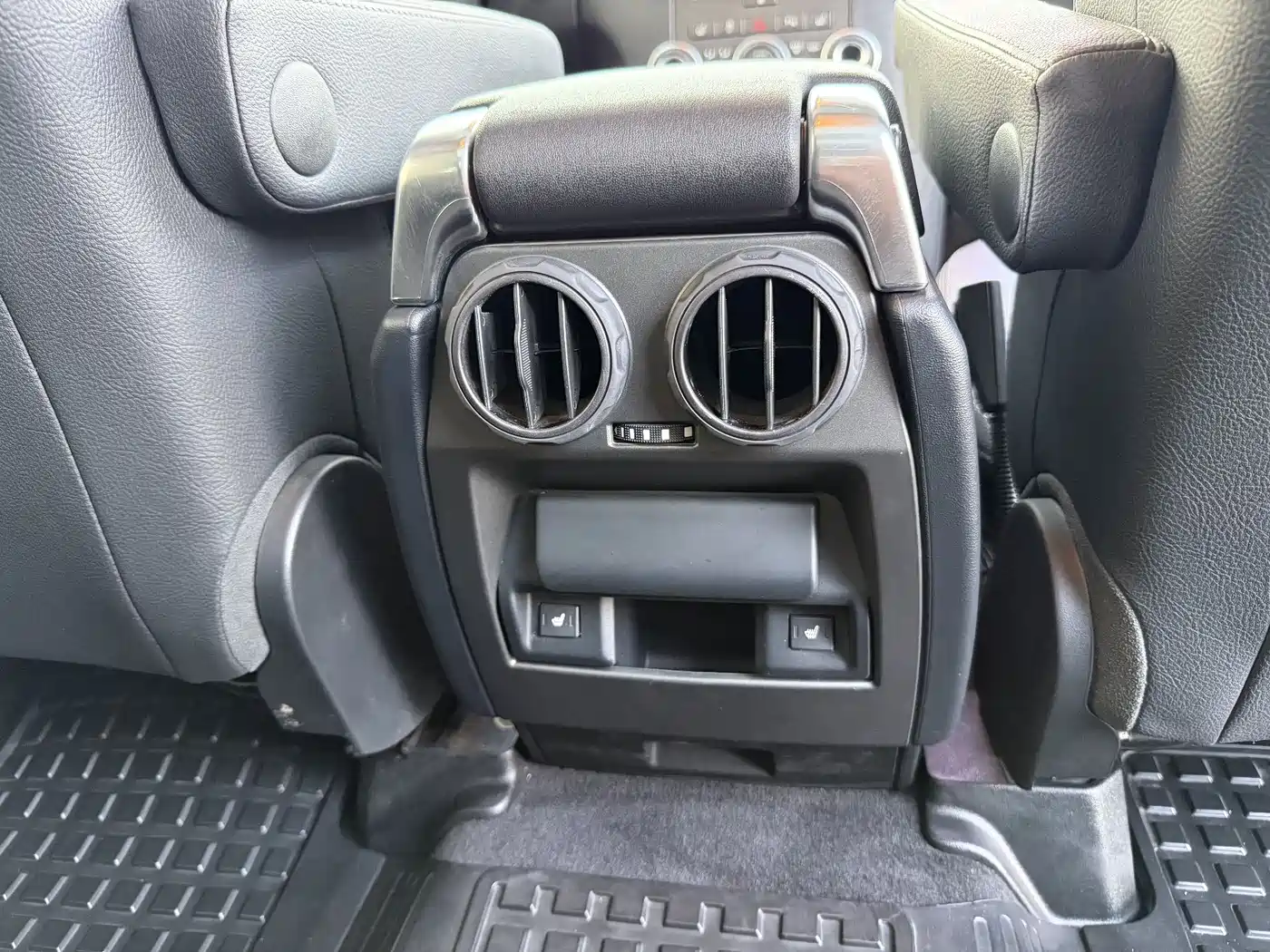 Land Rover Discovery 2015 3.0 SDV6 HSE Diesel фото 37