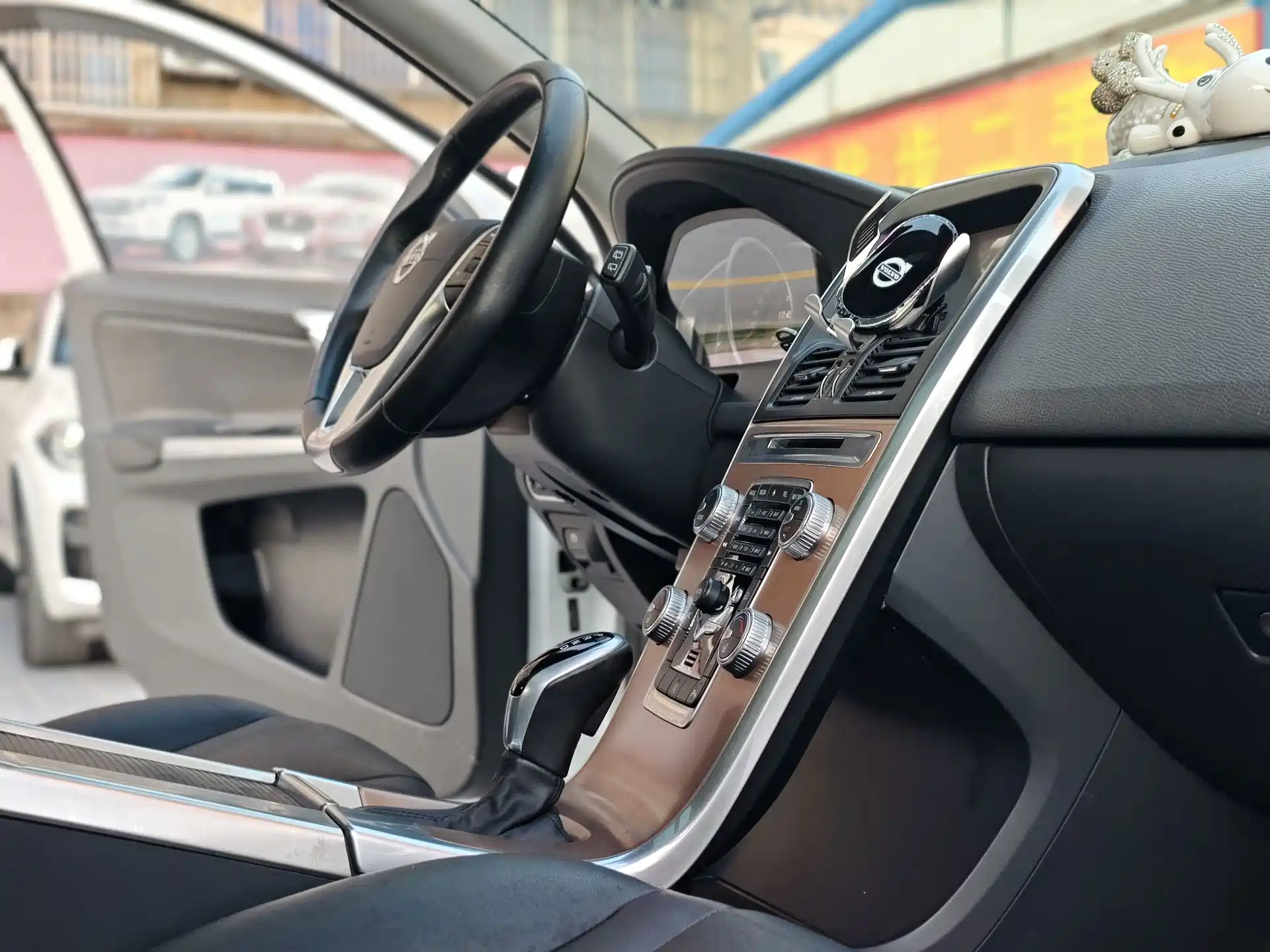 صورة 11 - Volvo XC60