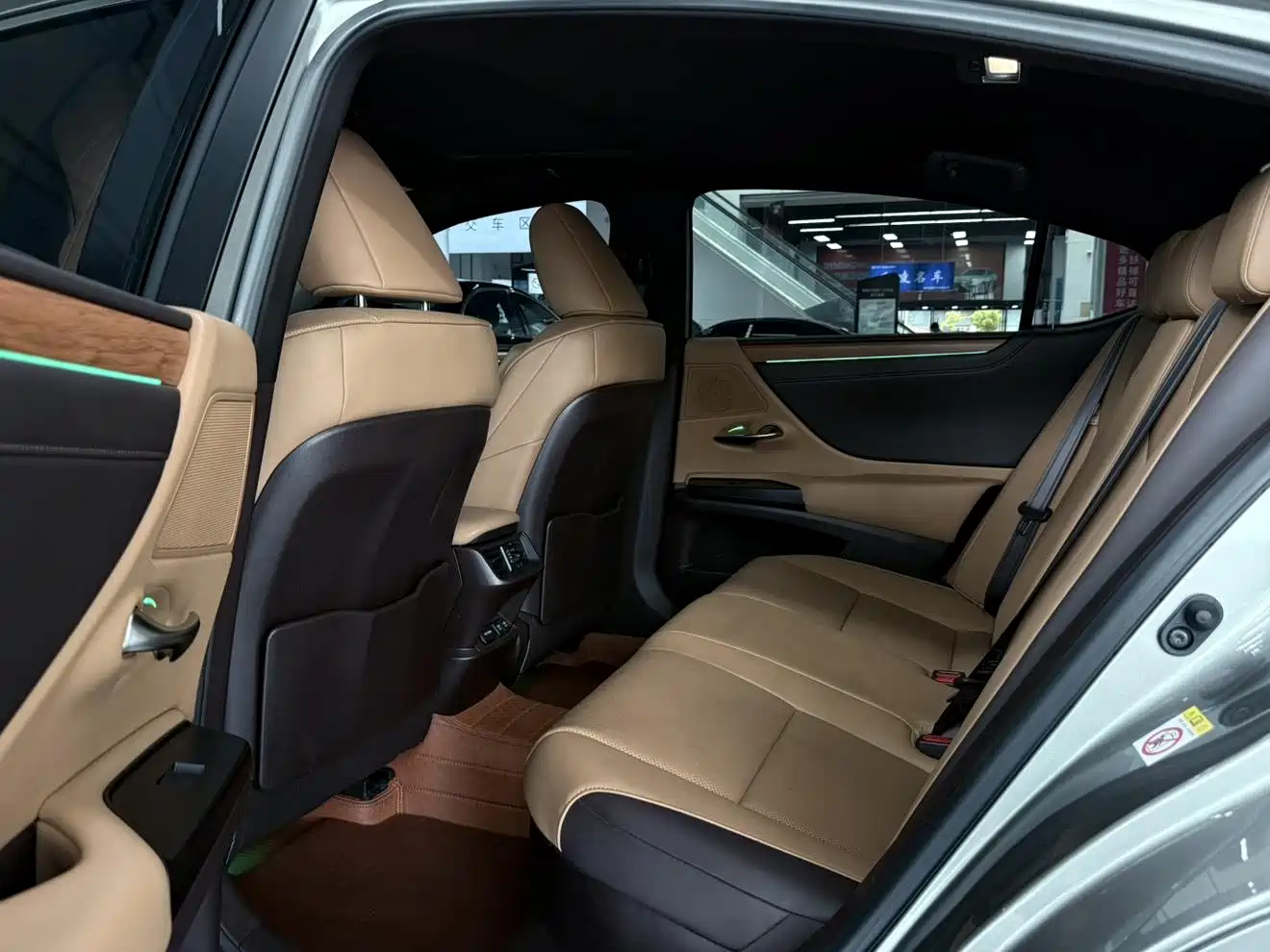 Lexus ES 2018 300h Excellence Edition China V фото 12