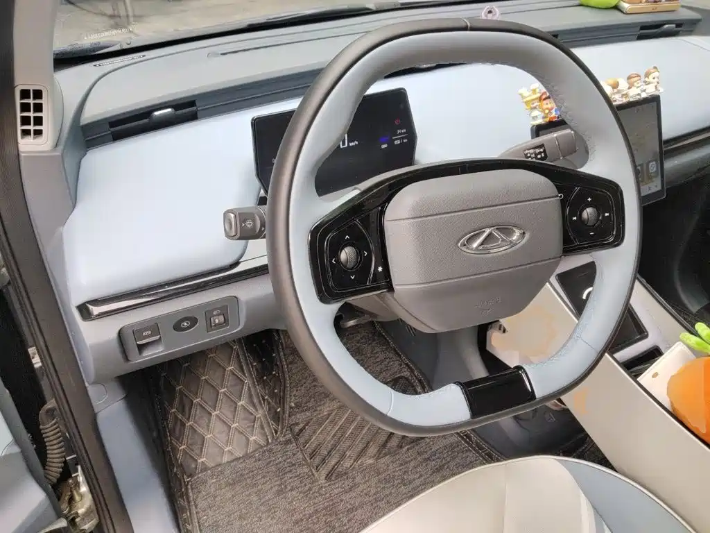 QQ New Energy Little Ant 2025 2024 Facelift Youth Edition 321km Favorite 29.23kWh