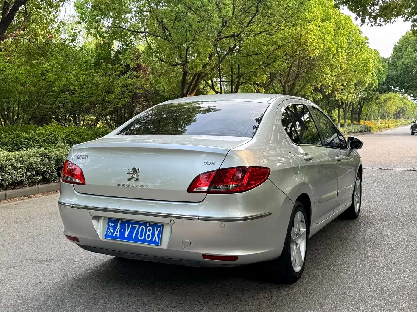 Peugeot 408 2010 2.0L Automatic Premium Edition фото 5