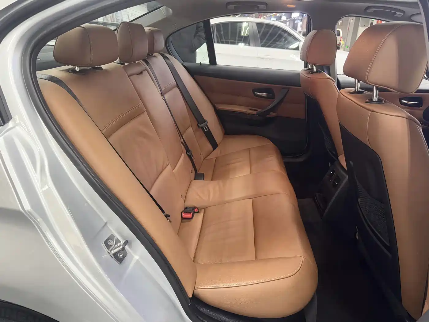صورة 15 - BMW 3 Series