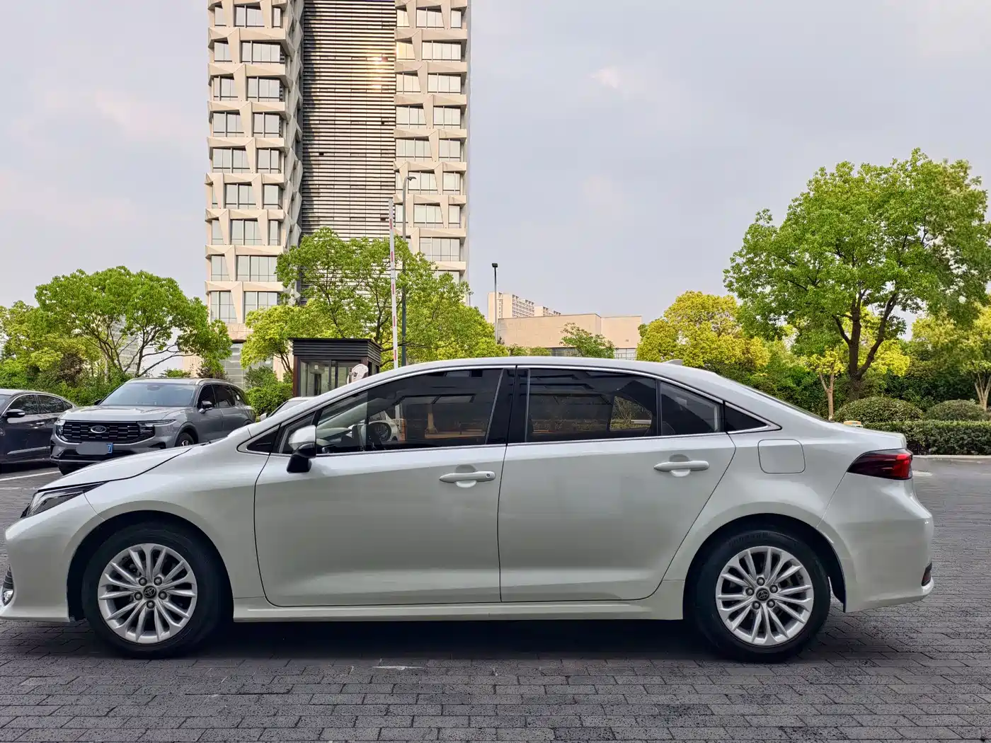 Toyota Allion 2021 2.0L Luxury Edition фото 4