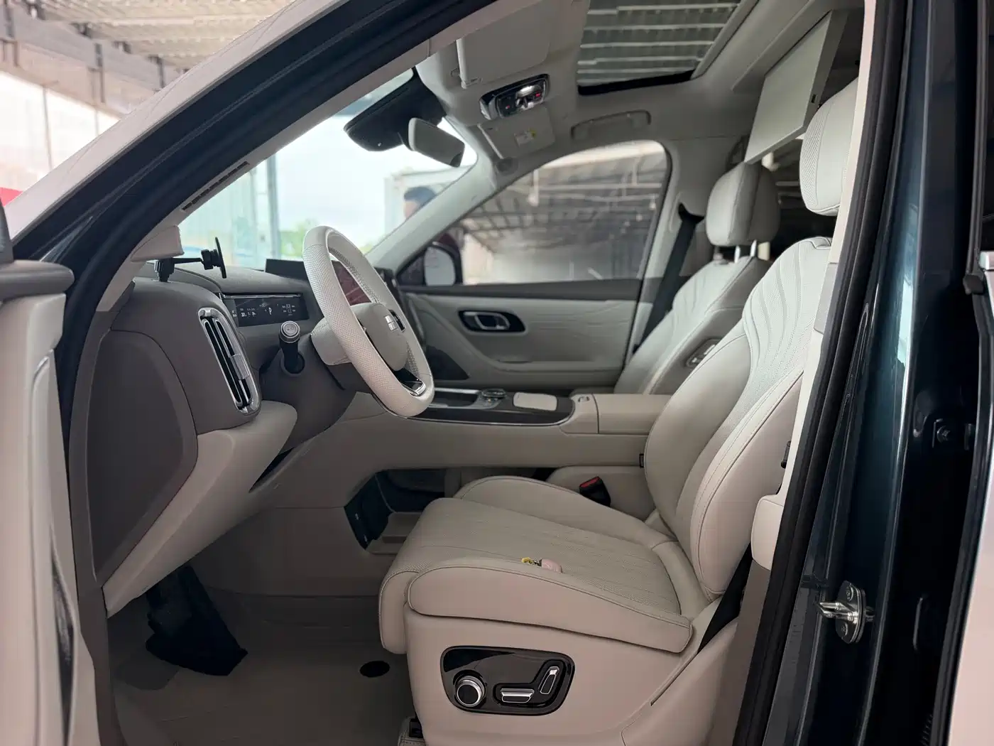Geely Galaxy Galaxy M9 2025 2025 Model 230km 2WD Explorer+ Edition