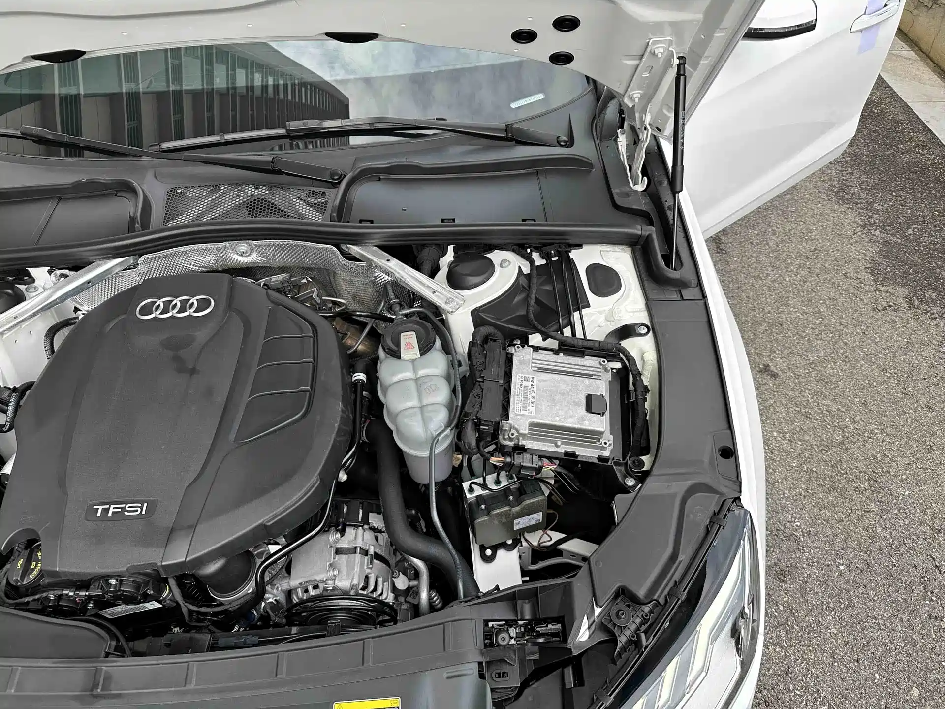 Фото 8 - Audi A4L