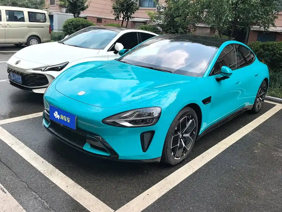 Xiaomi SU7 2024