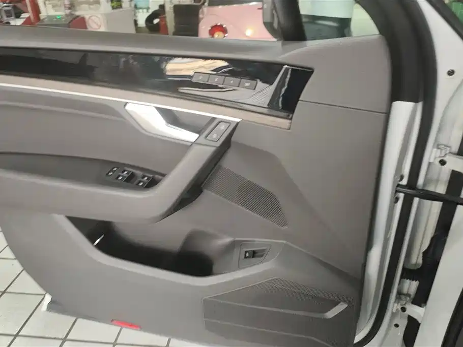 Volkswagen Touareg 2020 3.0TSI Enjoyment Edition China VI фото 7