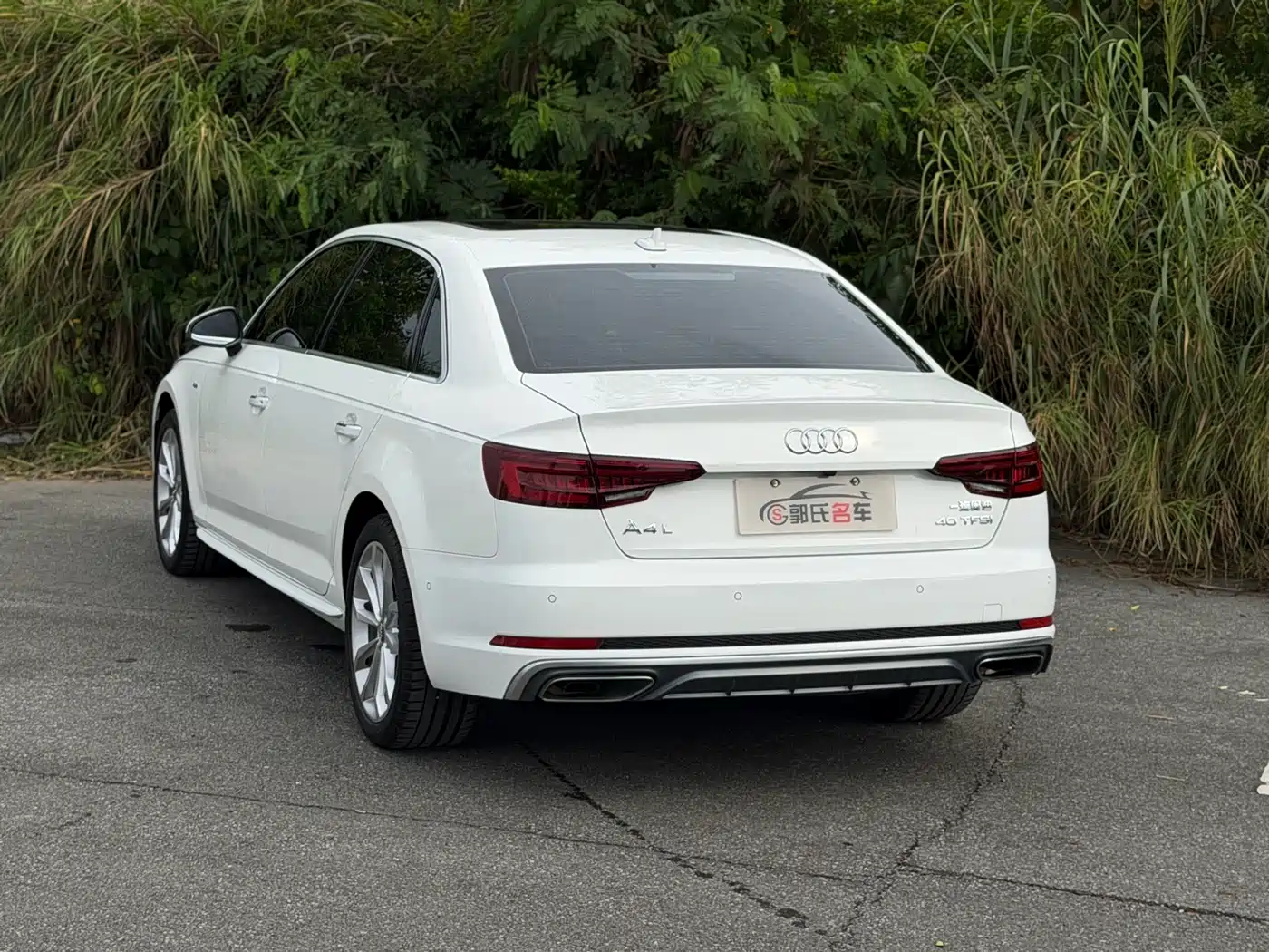 Фото 6 - Audi A4L