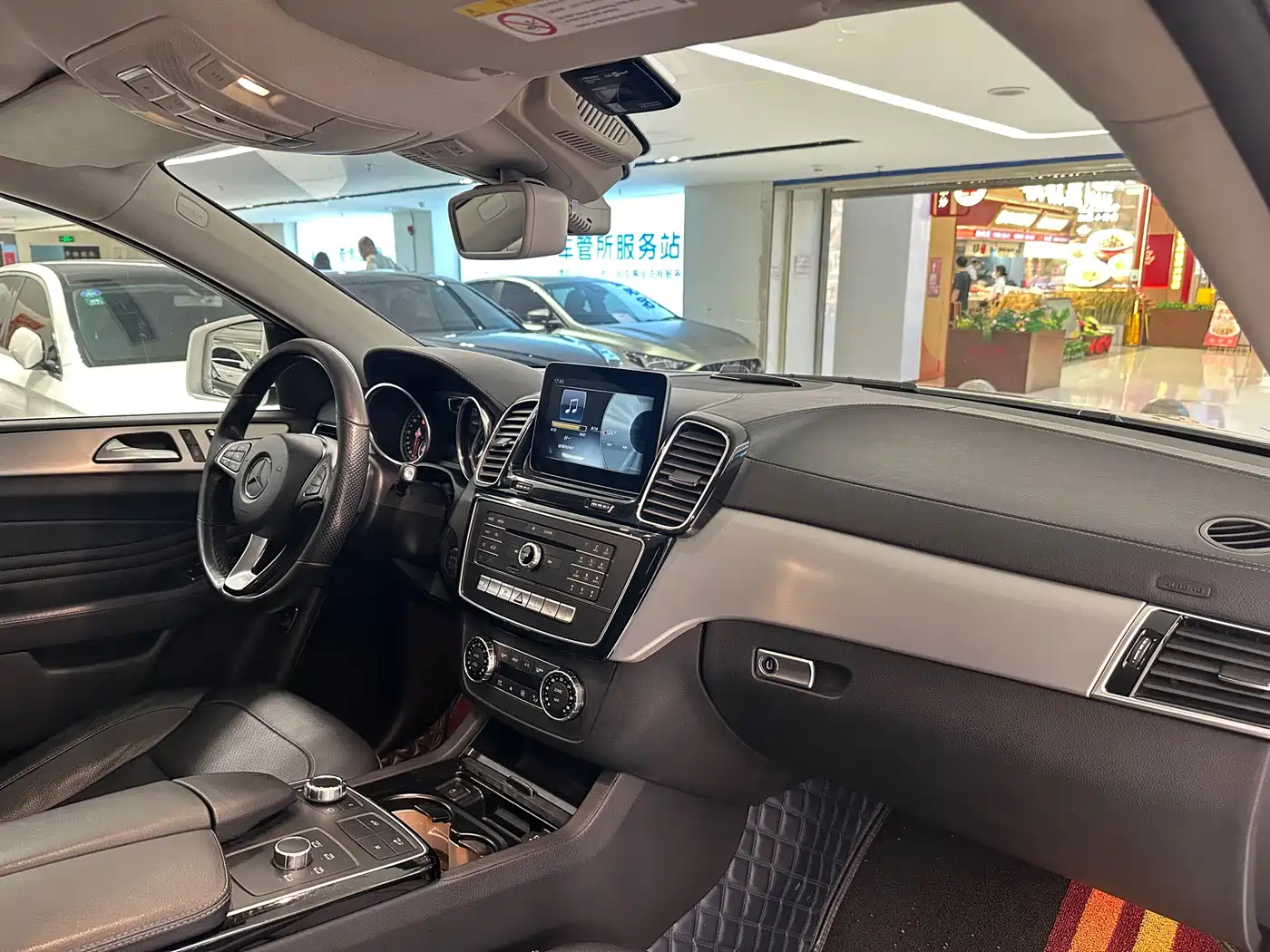 Mercedes-Benz GLE Coupe 2018 GLE 400 4MATIC Coupe SUV фото 13