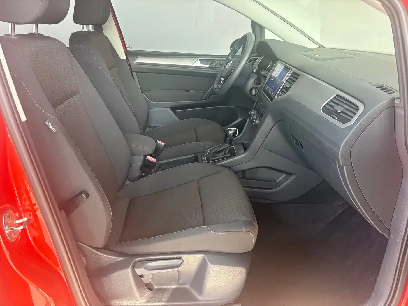 Volkswagen Golf Sportsvan 2016 1.6L Automatic Comfort фото 12