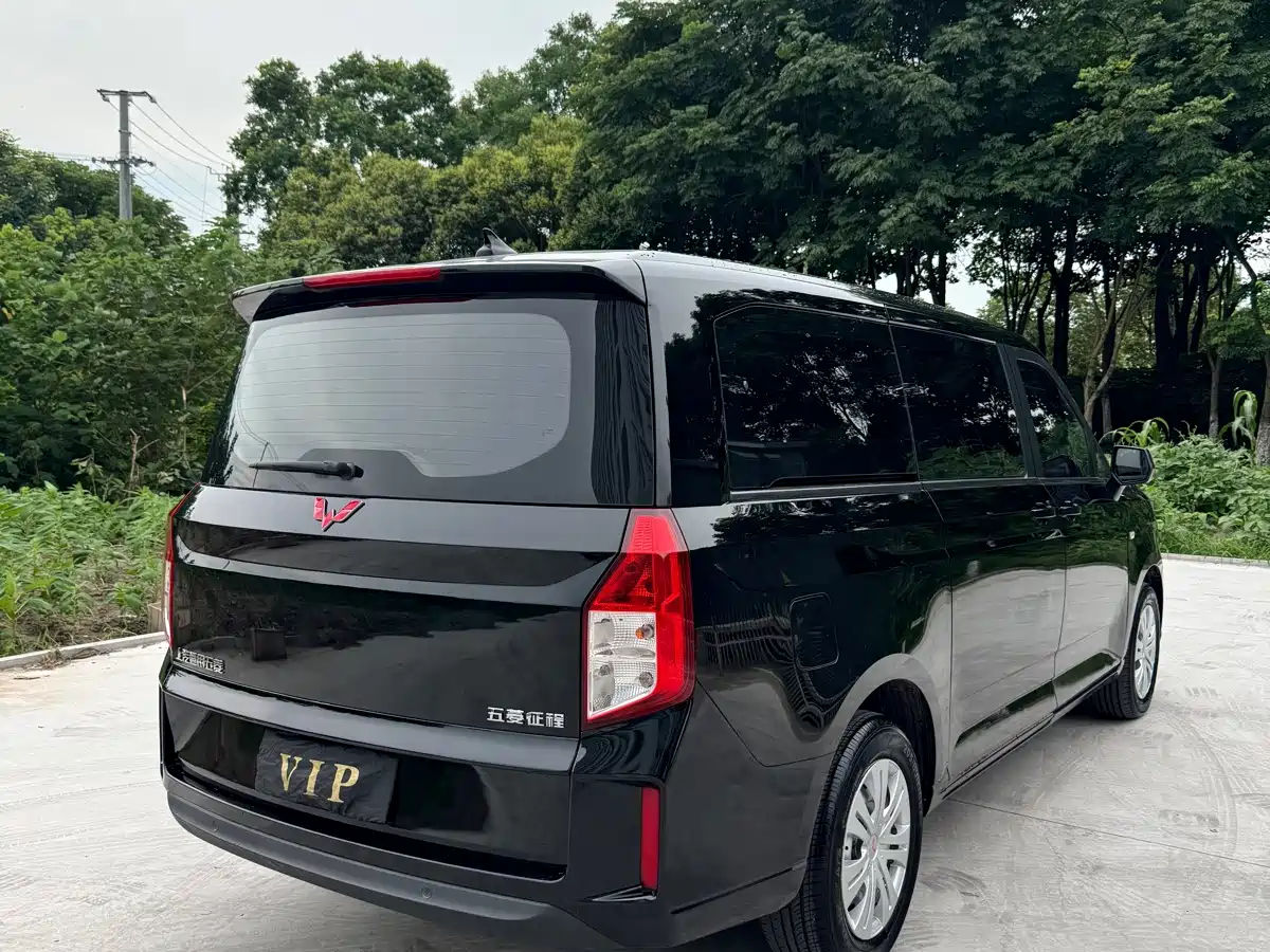 Wuling Motors Wuling Journey 2022 2021 1.5T Manual Luxury Edition