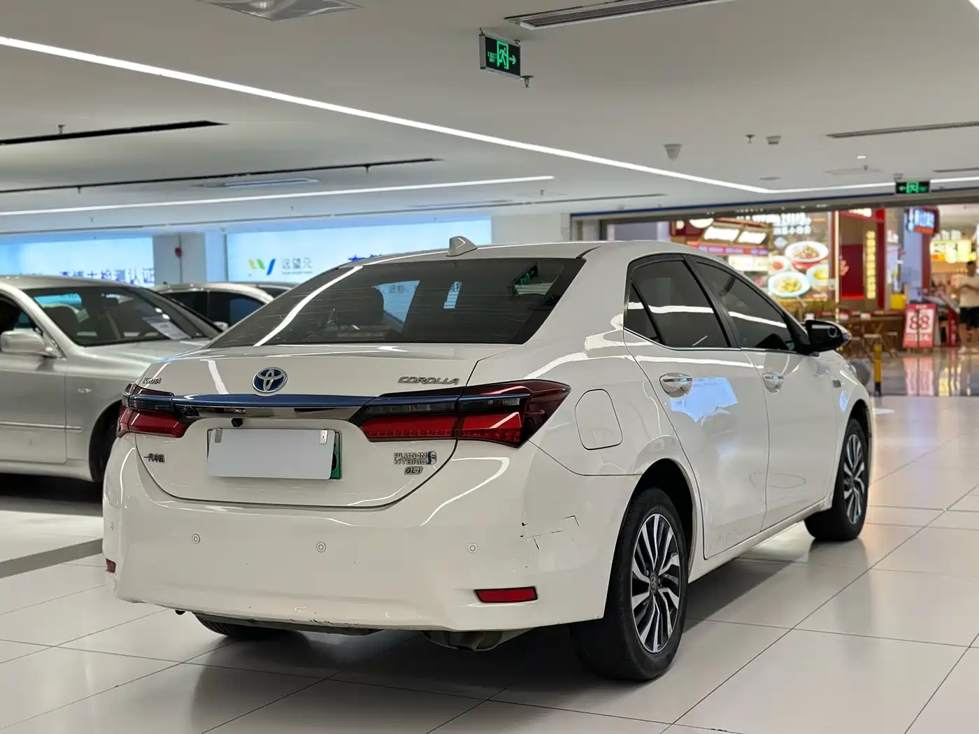 Toyota Corolla Twin Engine E+ 2019 1.8L E-CVT Leading Edition фото 4