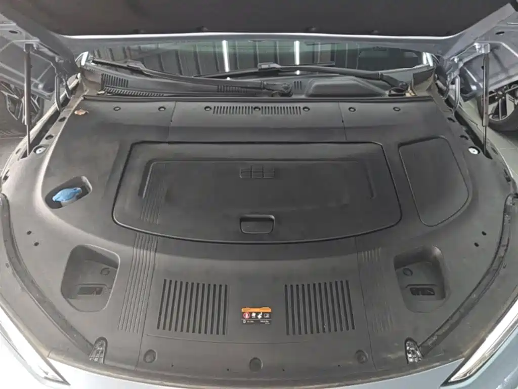 Geely Galaxy Galaxy E8 2025 620km AWD Starship LiDAR Smart Drive Edition фото 20