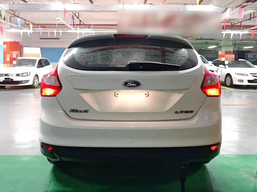 Фото 6 - Ford Focus