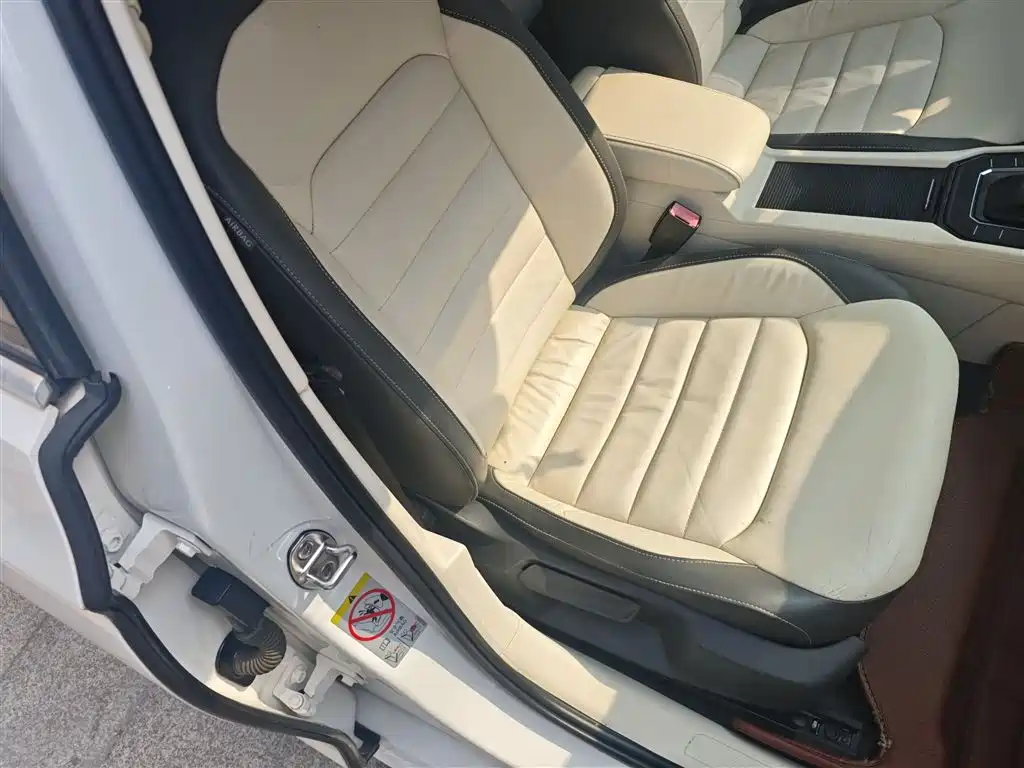 Volkswagen Lamando 2015 280TSI DSG Comfort фото 4