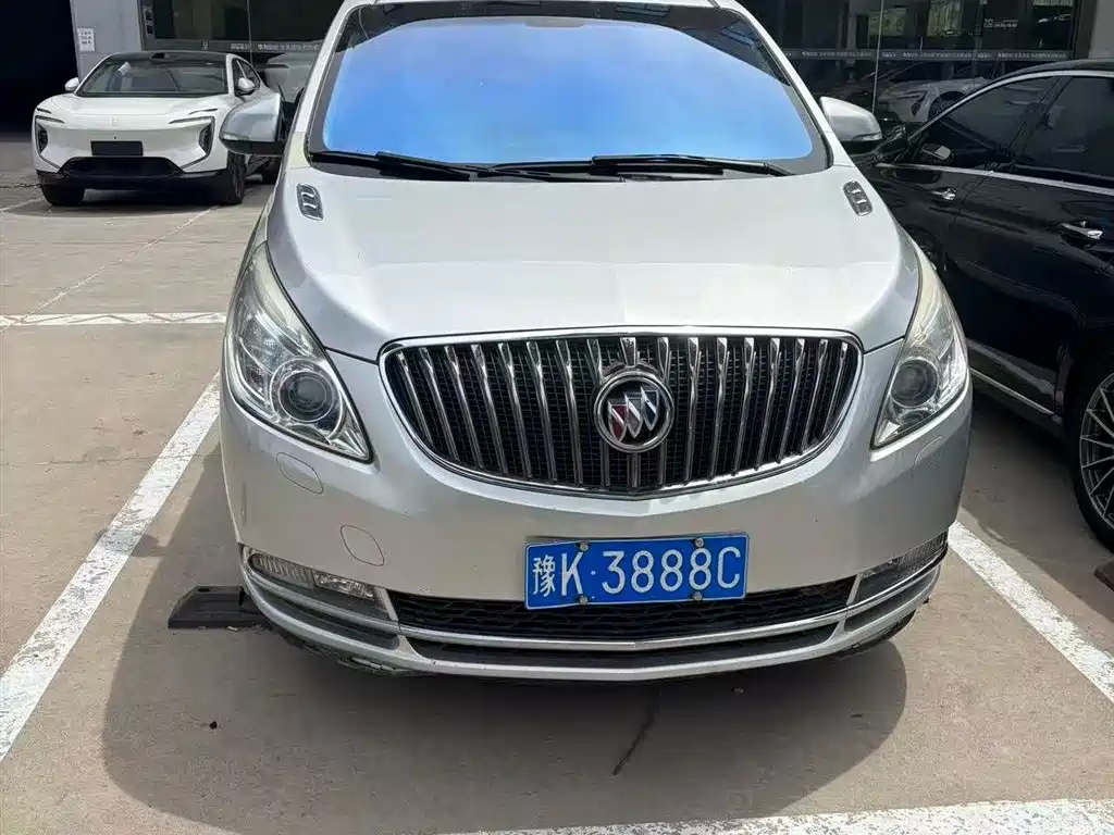 Buick GL8 2014 3.0L XT Luxury Business Flagship фото 2