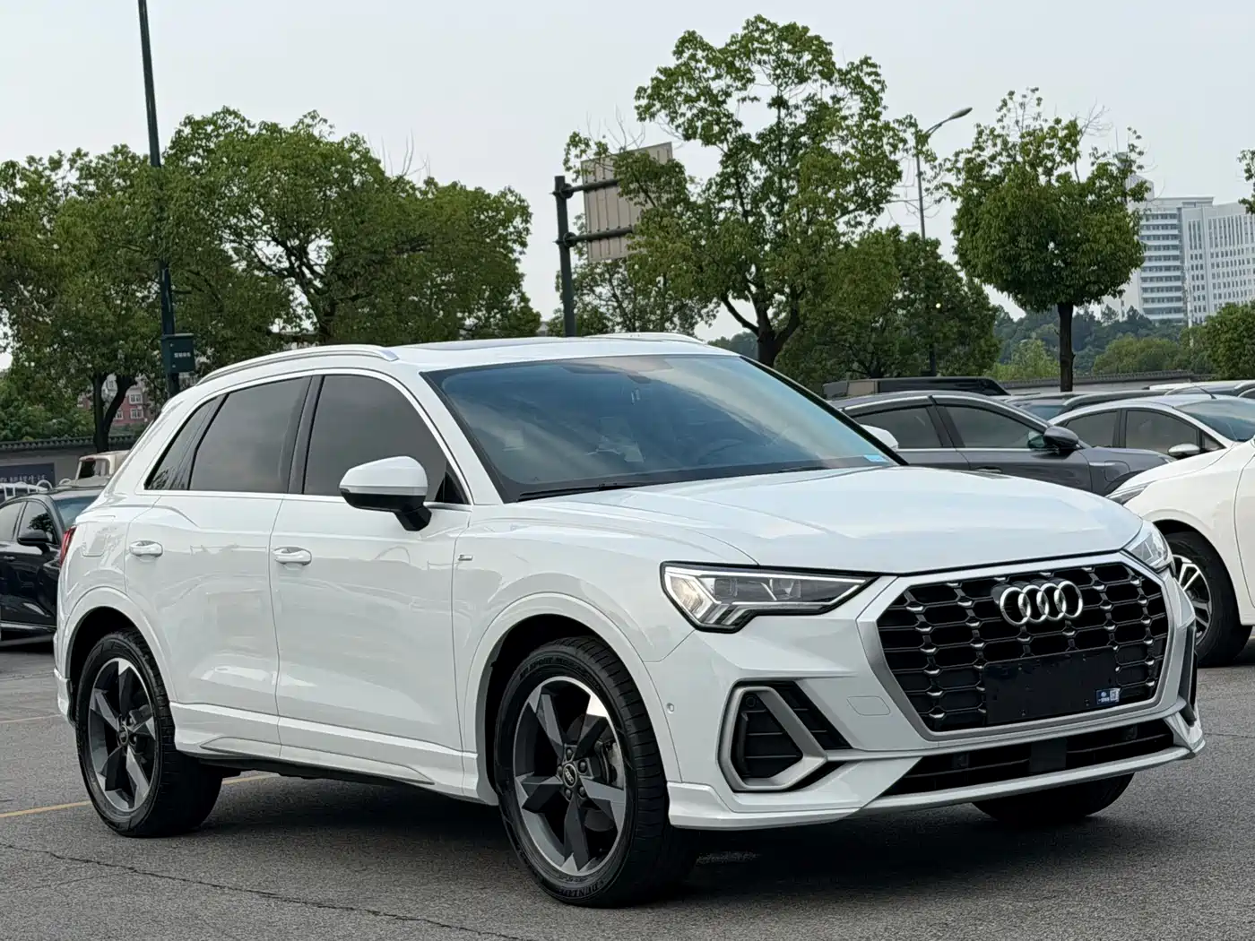 Audi Q3 2022 35 TFSI Fashion Dynamic фото 2