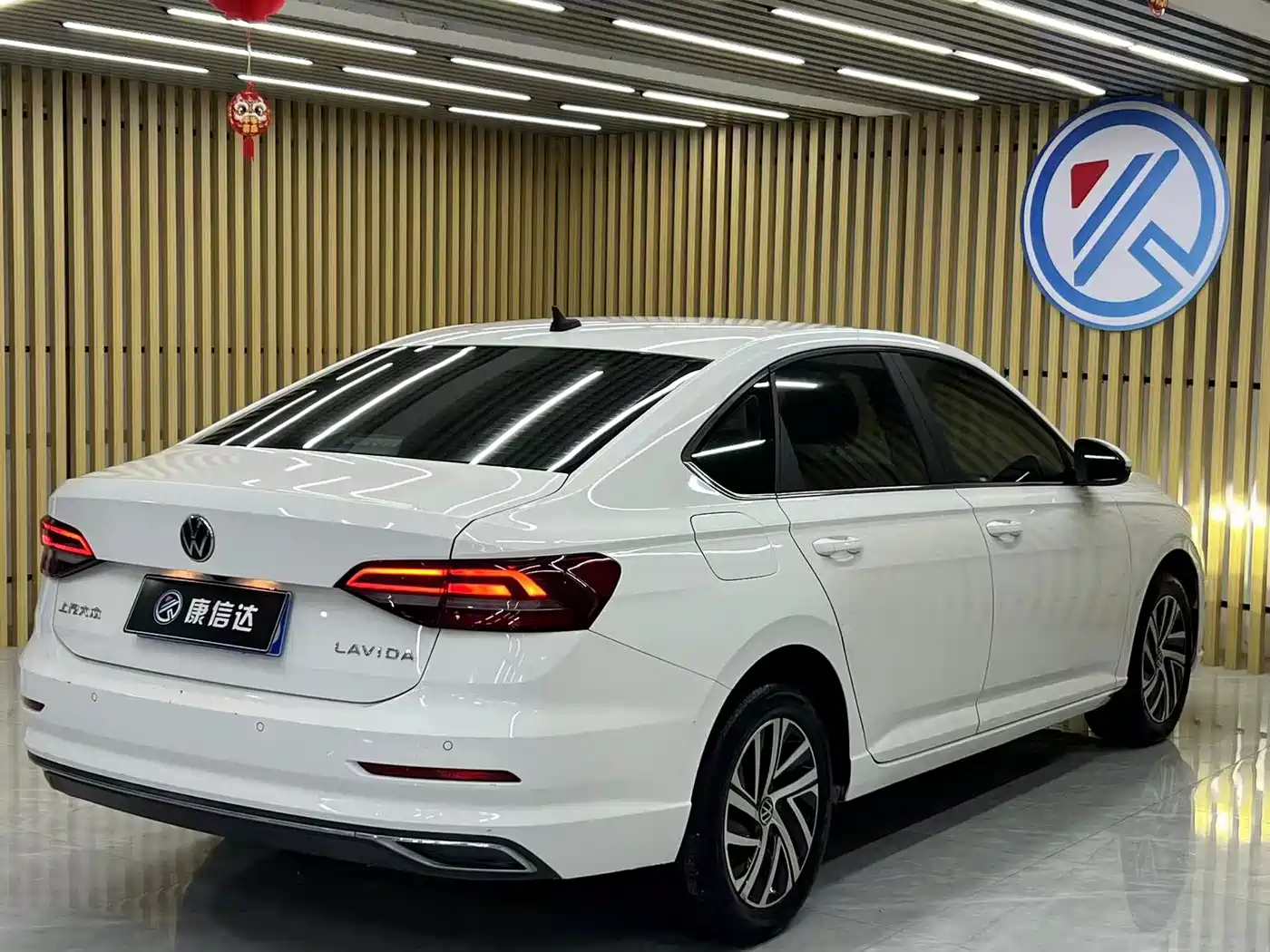 Volkswagen Lavida 2021 1.5L Automatic Vision Edition фото 10