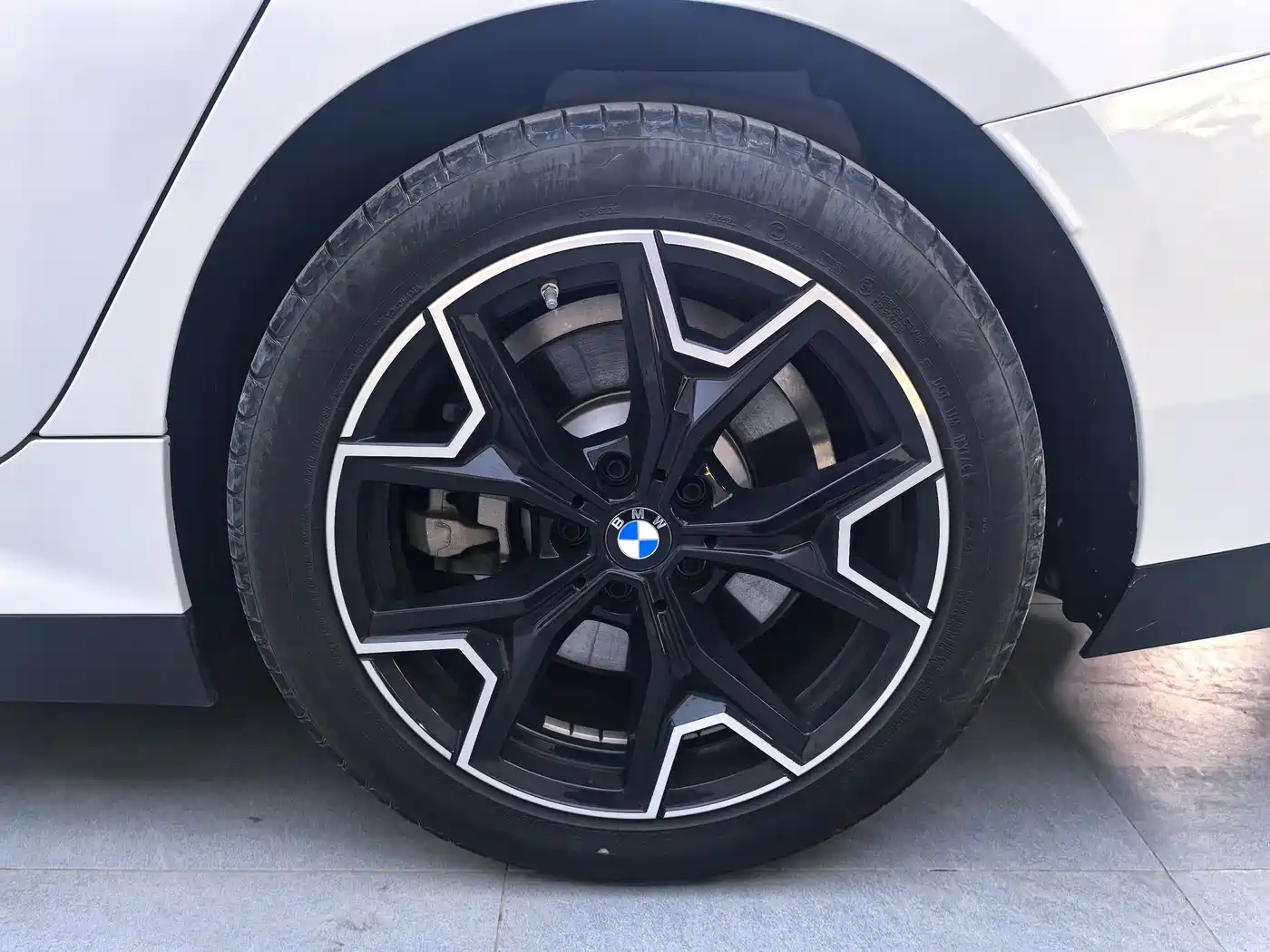 BMW i3 2025 eDrive 40 L Shadow Night Package фото 7