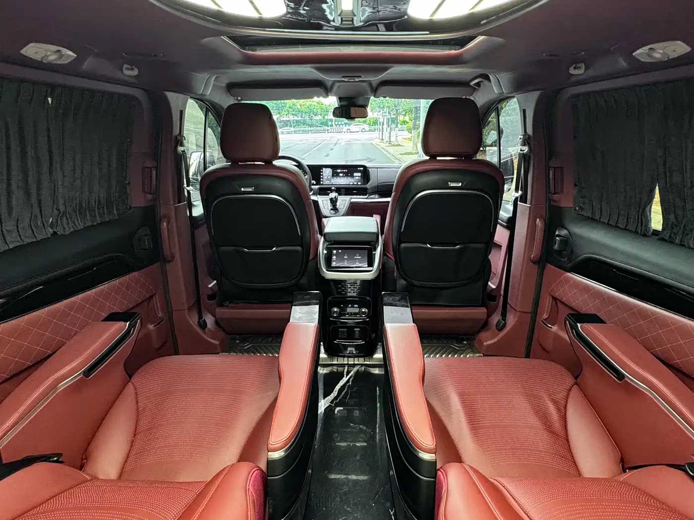 Ford Tourneo 2024 Model 2.0T Auto Supreme Plus Edition фото 16