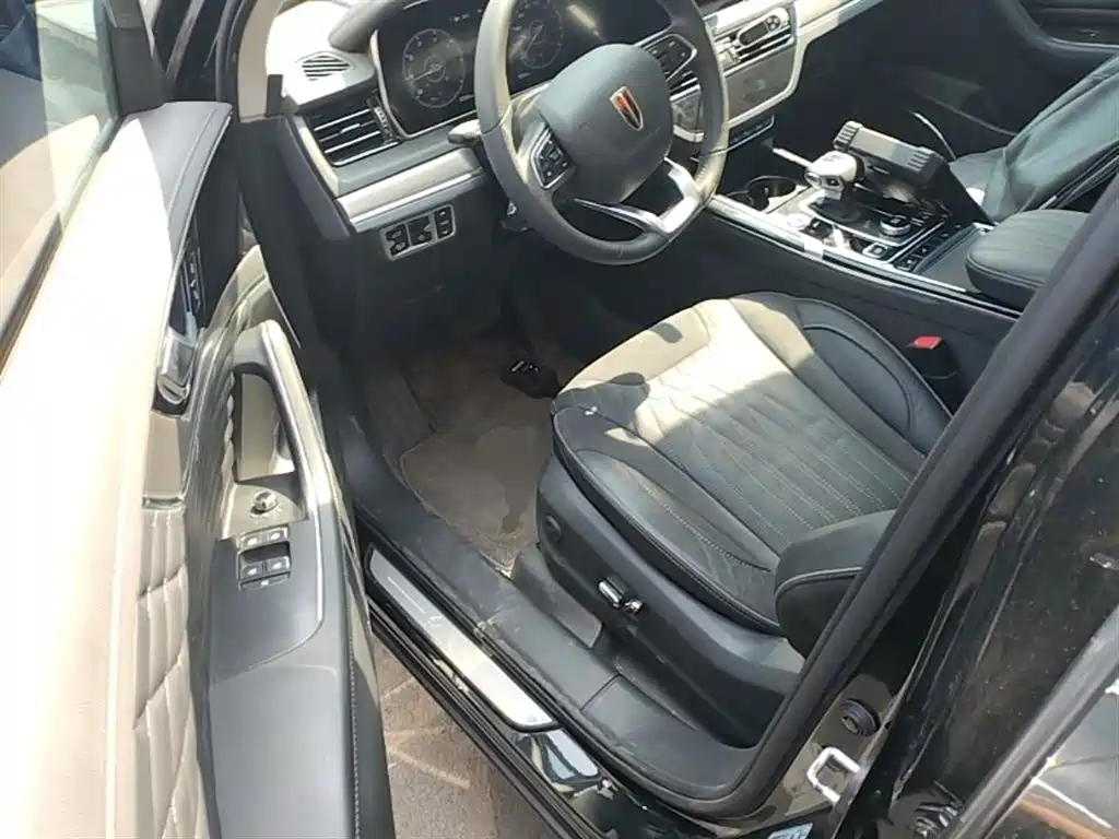 Hongqi HS5 2022 Facelift 2.0T Smart Flag Enjoyment Edition фото 16