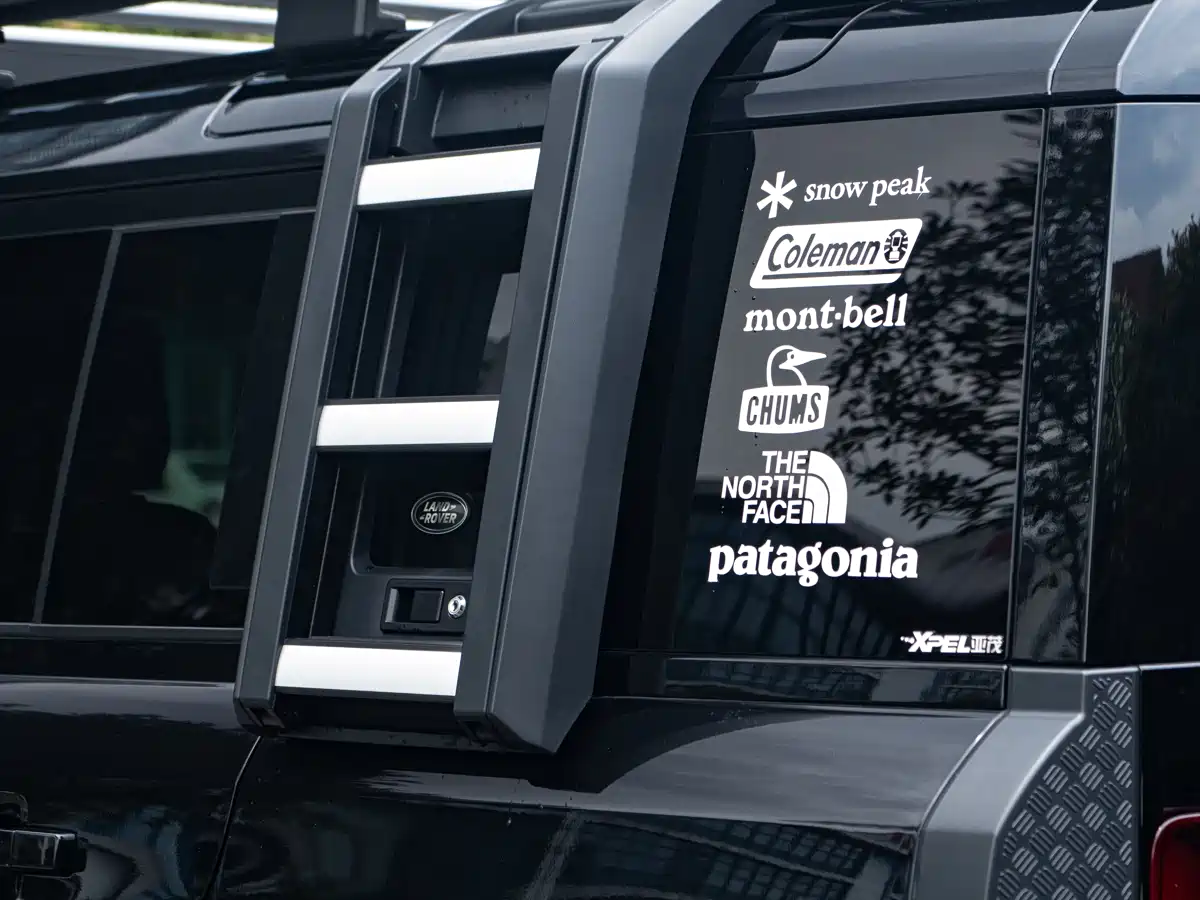 Land Rover Defender 2021 110 P400 Dark Special Edition фото 8