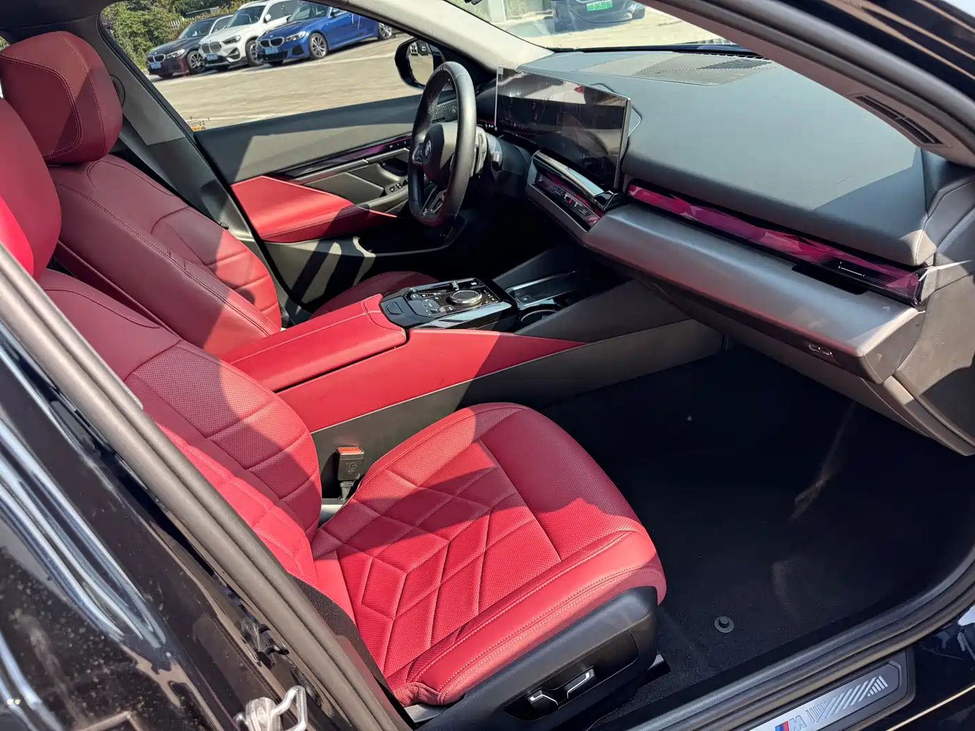 BMW 5 Series 2024 530Li Leading M Sport Package фото 8