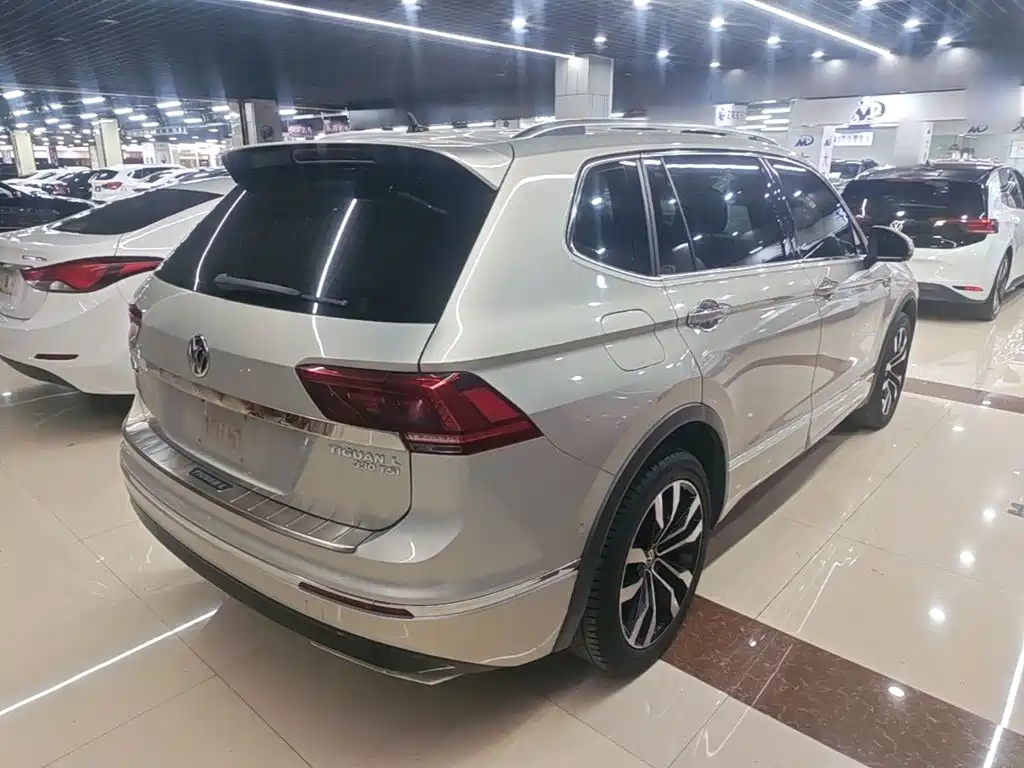 Фото 7 - Volkswagen Tiguan L