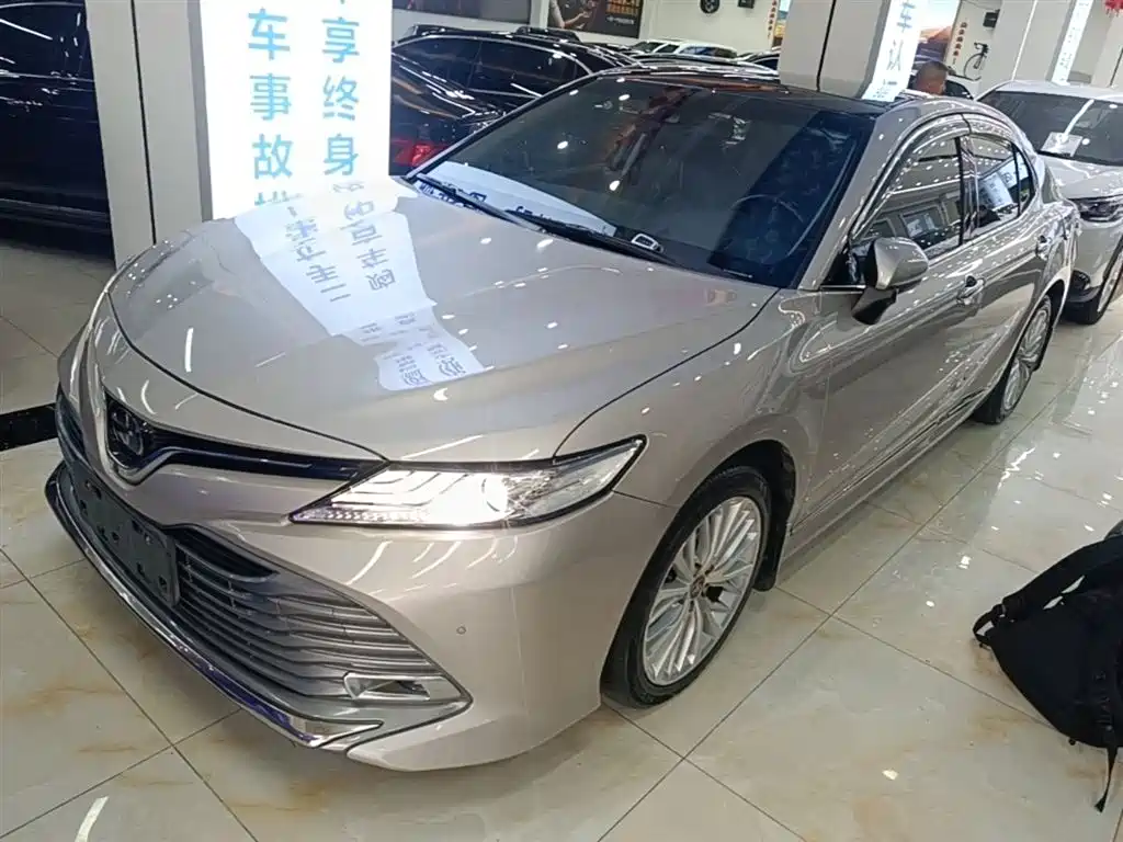 Toyota Camry 2018 2.5G Luxury Edition фото 2